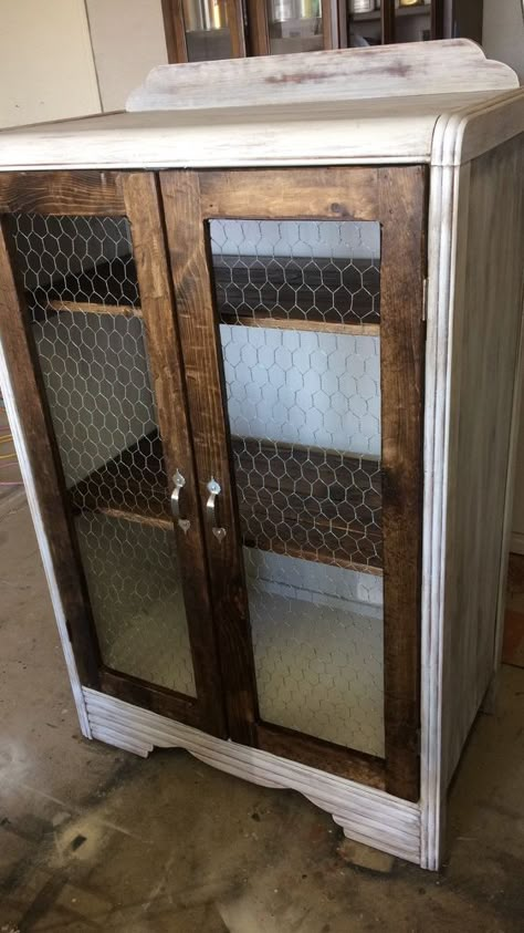 rustic cabinet Farmhouse Pantry Cabinets, Door Repurposed, Rustic Cabinet, Farmhouse Dresser, Rustic Cabinets, Dressers Makeover, Vintage Industrial Furniture, Old Dressers, Dresser Makeover