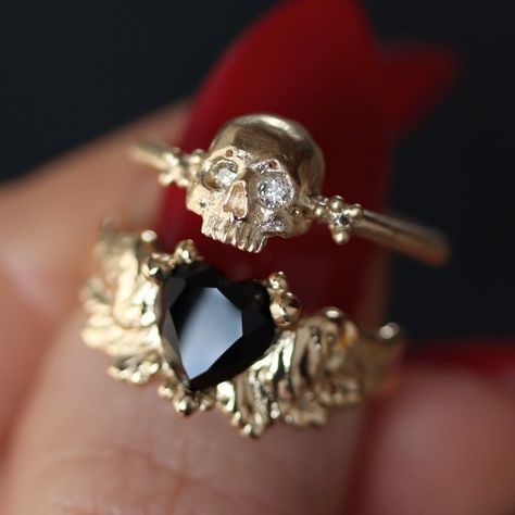 Goth Wedding Ring, Dark Wedding Theme, Skull Wedding, Cute Engagement Rings, Goth Wedding, Dark Wedding, Gold Skull, Engagement Wedding Ring, Dream Engagement