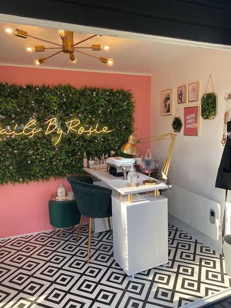 Waiting Room Design Salon, Nail Tech Suite Decor, Nail Shop Ideas Salons At Home, Nails And Lashes Salon, Nail Loft Ideas, Nail Tech Salon Ideas, Nail Tech Studio Ideas, Nail Bar Interior Design, Nail Tech Suite Ideas