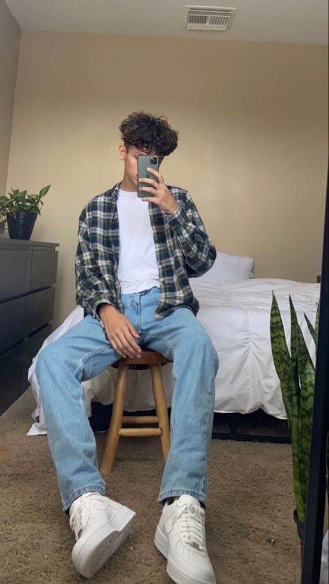 Flannel Outfits Men Country, Flannel Overshirt Men Outfit, Flanel Outfit Aesthetic Man, Flanel Outfit Aesthetic, Mens Flannel Outfit, Brown Flannel Outfit, Men Flannel Outfits, Outfit With Flannel, Photoshoot Fits