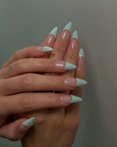 Yep, Mint Green Nails Are Making a Comeback This Summer | Who What Wear Pointed Nail Designs, Mint Green Nail Polish, Nails Minimalist, Mint Green Nails, Mint Nails, Beachy Nails, Minimalist Nail, Pointy Nails, Minty Fresh