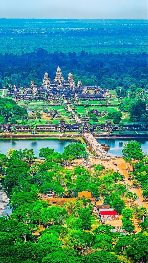 Iphone Wallpaper Bright, Cambodia Beaches, Angkor Wat Cambodia, Travel Points, Angkor Thom, Angkor Wat Temple, Cool Anime Backgrounds, Photo To Cartoon, Best Friends Shoot