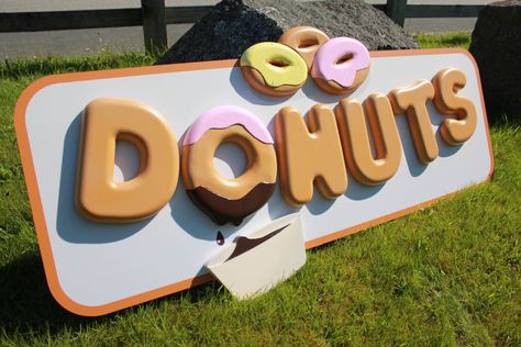 Coffee Shop Signage, Creative Photo Gifts, 3d Donut, Donut Sign, Donut Signs, Art Competition Ideas, Donut Display, Channel Letter Signs, Pylon Sign