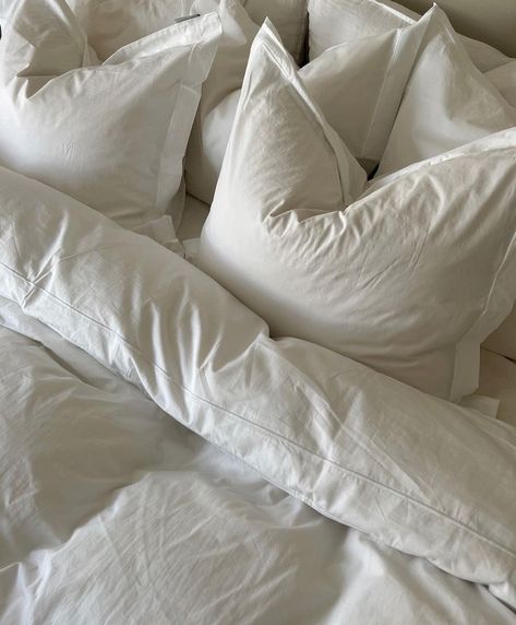 White Sheets, How To Wake Up Early, New Energy, Fresh And Clean, White Aesthetic, Bedroom Inspo, Dream Room, Future House, White Linen