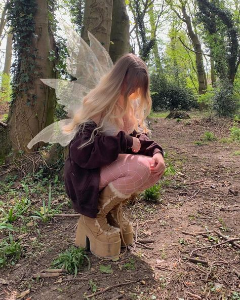 Fairy Girlfriends, Fairy Friends Aesthetic, Dark Fairy Asthetics, Fairy Vibes Photoshoot, Dark Fairycore Photoshoot, Fairy Girl Aesthetic, Forest Elf Aesthetic, Plaid Print Skirt, Faerie Aesthetic