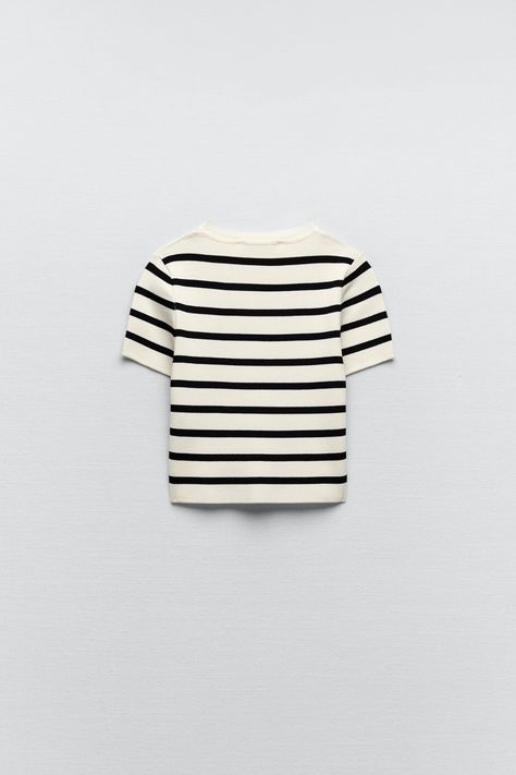 BASIC CROPPED KNIT TOP - striped | ZARA Spain Zara Basic Top, Cropped Knit Top, Stripped Tops, Zara T Shirt, Zara Outfit, Crop Top Outfits, Striped Crop Top, Round Neck Tops, Knit Crop Top