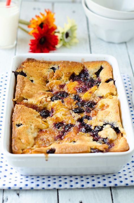 Peach Blueberry Cake Recipe, Peach Blueberry Crumble, Peach Blueberry Cobbler, Blueberry Cobbler Recipe, Easy Blueberry Cobbler, Cobbler Easy, Canned Blueberries, Deserts Easy, Peach Blueberry