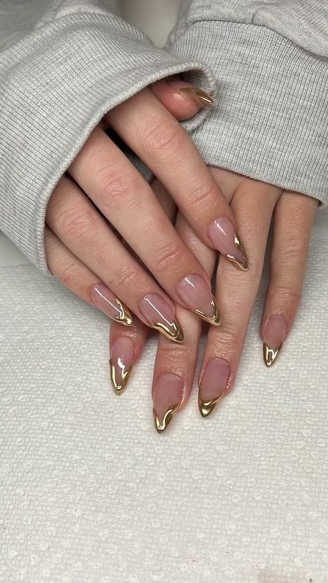 Paznokcie Hello Kitty, Gold Chrome Nails, Kutek Disney, Nagellack Trends, Drip Nails, Nagel Tips, Smink Inspiration, Gold Nail, Classy Acrylic Nails