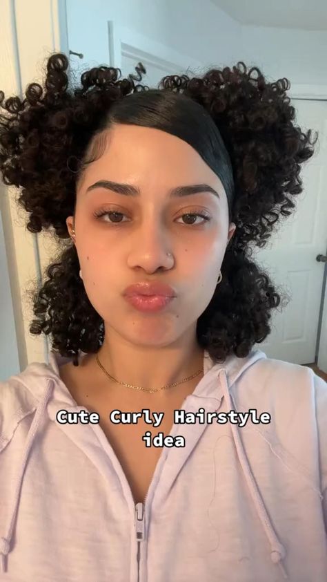 Beanie On Curly Hair, Black Short Natural Hairstyles Ideas, Curlyhairstyles Short, Puffy Hairstyles, Natural Hair Bun Styles, Mixed Curly Hair, Curly Hair Videos, Quick Natural Hair Styles, Curly Short