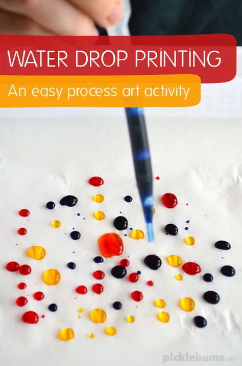 Water Drop Printing - science meets art in this easy process art ativity Water Process Art, Art Meets Science, Water Art Activities Preschool, Water Art Preschool, Water Art Projects, Preschool Water Play, Water Art For Kids, Preschool Process Art Ideas, Summer Process Art