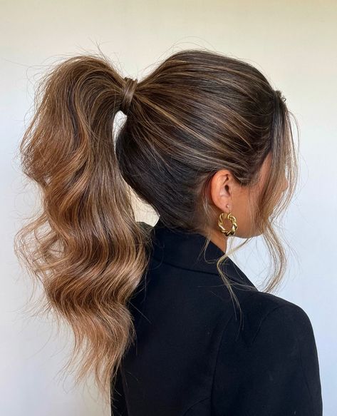 Working theory: this perfectly perky pony might just pair with everything. Styled using… ✨Luminous Hairspray Extra Strong ✨Smoothing Lotion ✨Texture Clay 📷: rjstylesco Prom Ponytail Hairstyles, Prom Ponytail, Cute Ponytail Hairstyles, Stylish Ponytail, Pony Hairstyles, Flirty Style, Sleek Ponytail Hairstyles, Prom Pony Tail, Cute Ponytails