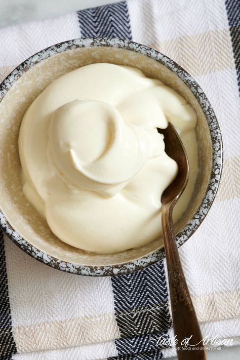 Vegan Creme Fraiche, Creme Fraiche Recipe, Creme Fraiche Recipes, Fermented Dairy, Dairy Snacks, French Delicacies, Homemade Cream Cheese, Philadelphia Cream Cheese, Easy Cheese