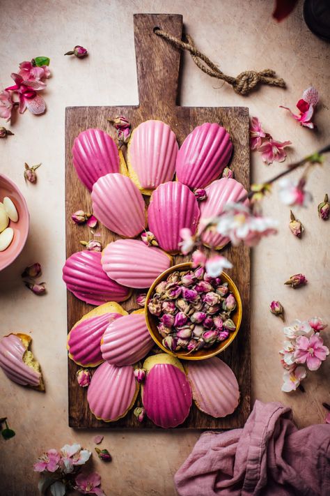 Madeline Cookies Recipe, Madelines Recipe, French Cakes, Madeline Cookies, Madeleine Recipe, Madeleine Cookie, French Cake, Pink Food Coloring, Pink Foods