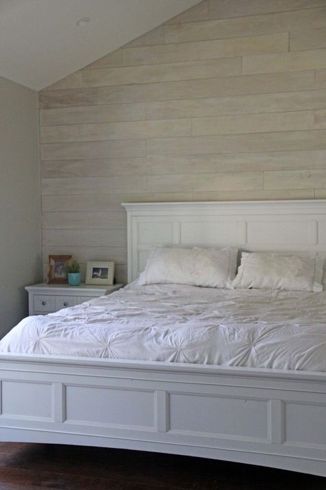 Diy Plank Wall, Wall Behind Bed, White Wash Walls, Diy Wood Wall, Wood Plank Walls, Plank Walls, Accent Wall Bedroom, Wall Bedroom, Wood Accent