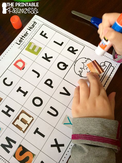 My kids LOVE the magazine center to hunt for letters. She has this free recording sheet on the blog. Letter Learning Activities, Letter Learning, Printable Princess, Letter Crafts, Literacy Centers Kindergarten, Kindergarten Letters, Kindergarten Language Arts, Learn The Alphabet, French Activities