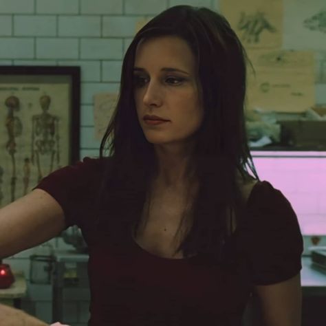 Saw Movie Amanda, Amanda Saw Icon, Amanda Saw Pfp, Shawnee Smith Icons, Amanda Young Aesthetic, Amanda Young Icon, Amanda Young Pfp, The Pig Dbd, Saw Pfp