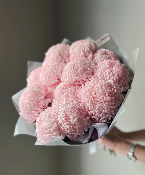 Chrysanthemum Pink, Chrysanthemum Bouquet, Luxury Flower Bouquets, Fancy Flowers, Florist Design, Beautiful Flowers Photography, Boquette Flowers, Flower Business, Flower Bucket