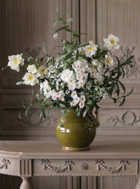 Beautiful Spring Flower Arrangement for Home Decoration, Large Bunch o – Paintingforhome Country Floral Arrangements, Daisy Arrangements, Daisy Flower Arrangements, Daisy Centerpieces, Rose Branch, Floral Designs Arrangements, Rustic Arrangements, Table Flower Arrangements, Fairytale House