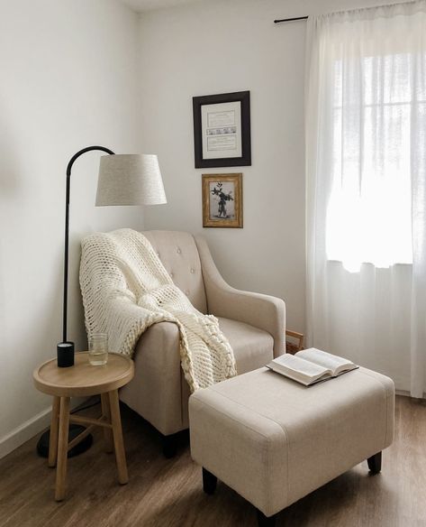 Reading Corner Office, Small Cozy Corner, Read Corner, Corner Aesthetic, Bedroom Sitting Area, Cozy Reading Chair, Bedroom Sitting, Bedroom With Sitting Area, Clothing Business