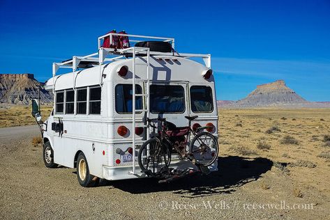 Bus Conversion Ideas, Short Bus Conversion, Bus Rv Conversion, School Bus Camper, School Bus Tiny House, School Bus House, Converted Bus, Rv Dreams, Old School Bus