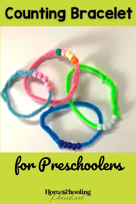 Counting Bracelet for Preschoolers - Homeschooling Preschool Counting Craft, Preschool Graduation Theme, Preschool Friendship, Learning To Count, Homeschooling Preschool, Homeschool Preschool Curriculum, Pony Bead Crafts, Making Bracelets With Beads, Preschool Graduation