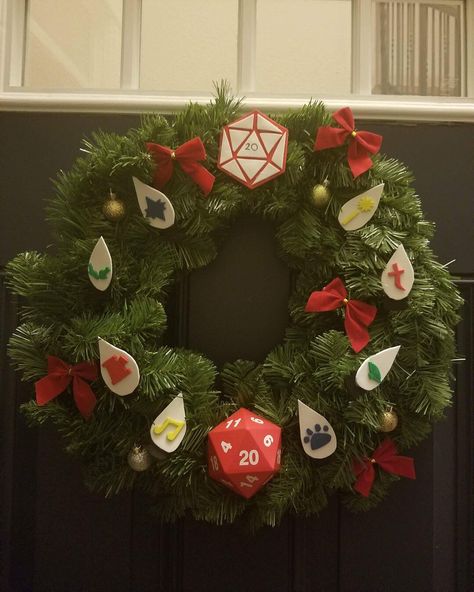 Shyanna Marie on Twitter: "Was feeling a little nerdy and festive...so I made myself a #criticalrole Christmas Wreath 😊❤️💕 #nerd #dnd #dungeonsanddragons #voxmachina… https://t.co/y7wtA2zKK0" Geek Christmas Decorations, Nerdy Christmas, Geek Christmas, Make A Wreath, Dungeon And Dragons, Nerd Crafts, Vox Machina, Critical Role, Wreaths For Front Door