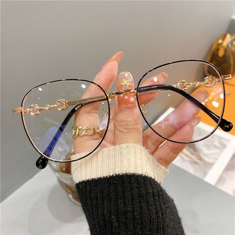 Metal Frame Glasses Women, Glasses Women Fashion Eyeglasses, Pretty Sunglasses, Cute Glasses Frames, Classy Glasses, Glasses Frames Trendy, Glasses Inspiration, Fancy Glasses, Glasses Trends