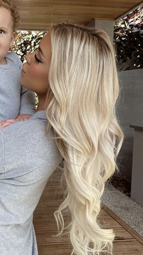 Hairstyle For Birthday, Birthday 20, Bright Blonde Hair, Summer Blonde Hair, Ombre Hair Blonde, Dyed Blonde Hair, Light Blonde Hair, Blonde Hair Inspiration, Blonde Hair Shades