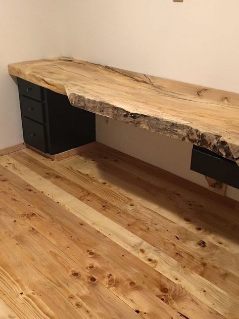 The World's Largest Collection of 16,000 Woodworking Plans!( Check the link BELOW) #Haawood #woodworkingprojects #woodworking #woodworkingtips #woodworkingplans #woodworkingidea Cool Wood Desk, Diy Rustic Desk Home Office, Decorating With Live Edge Wood, Live Edge Desk Diy, Live Edge Desk With Drawers, Raw Edge Desk, Live Edge Desk Ideas, Diy Live Edge Table, Rustic Desk Ideas