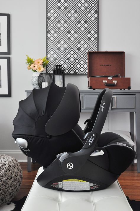 As a first-time mama, I have quite the list of must-haves when choosing baby products. Read my review of the CYBEX Cloud Q infant car seat. #cybex_global #cloudQsafe #partner طفلة حديثة الولادة, Buty Marki Nike, Baby Moses, Baby Car Seat, Infant Car Seat, Cool Baby, Baby Necessities