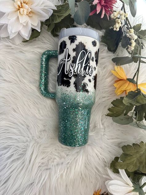 Cow Hide Tumbler|Personalized Tumbler #sublimationdesigns #tumblerdesigns #vinyldesigns #sublimationideas #tumblerwraps #svg Cow Print Glitter Tumbler, Mama Tumbler Ideas, Cow Hide Tumbler, Cup Business, Glass Tumbler Design, Tumbler Inspiration, Resin Pens, Epoxy Cups, Cricket Ideas