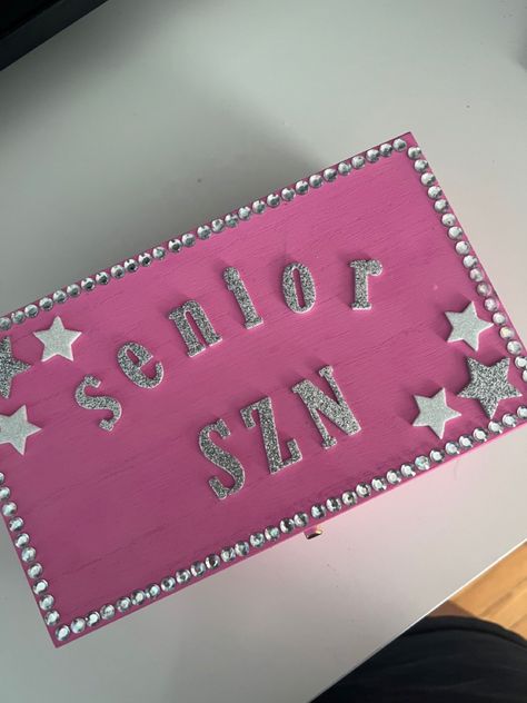 Senior 2024 Box Ideas, Memory Box Senior Year, Senior Box Ideas 2025 Pink, Senior Year Box Ideas 2025, Senior Box Ideas 2024, Senior Backpack Ideas, Senior Year Boxes, Senior Boxes 2025, Senior Year 2025