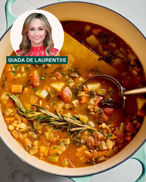 A Review of Giada de Laurentiis' Winter Minestrone Soup | Kitchn Best Minestrone Soup, Popular Pasta Recipes, Perfect Baked Potato, Quick Cooking Recipes, Minestrone Soup Recipe, Pasta E Fagioli, Feel Good Food, Steak Fajitas, Giada De Laurentiis