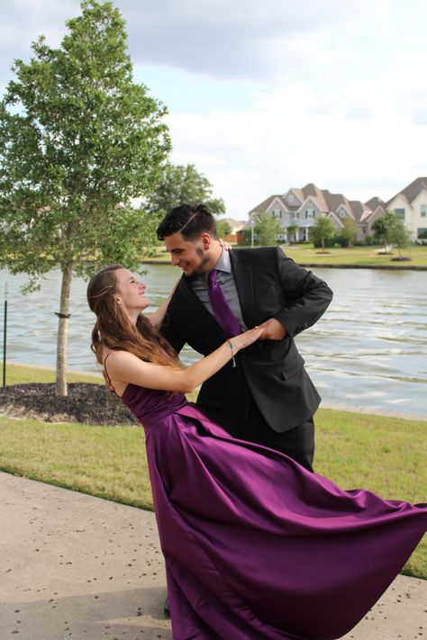 #texas #friends #fashion #newnew #aesthetic #fun #prom #bf #dress Purple Couple Outfits, Dark Purple Prom Couple, Purple Prom Couple, Meg Aesthetic, Prom Dress Classy, Prom Dress Emerald Green, Prom Dress Emerald, Classy Prom Dress, Dark Purple Prom Dress