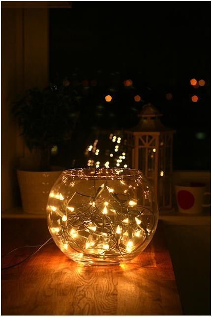 Fish bowl fairy lights - great little centre piece idea. Wrap the battery pack in tin foil to cover. Could also add decretive marbles or use a lay's flowers and glue onto the lights. Christmas In Heaven Lantern, Decorations Bedroom, Bedroom Bohemian, Lighted Centerpieces, Decorate Bedroom, Bedroom Lights, Lantern Christmas, Christmas In Heaven, Christmas Decorations Bedroom