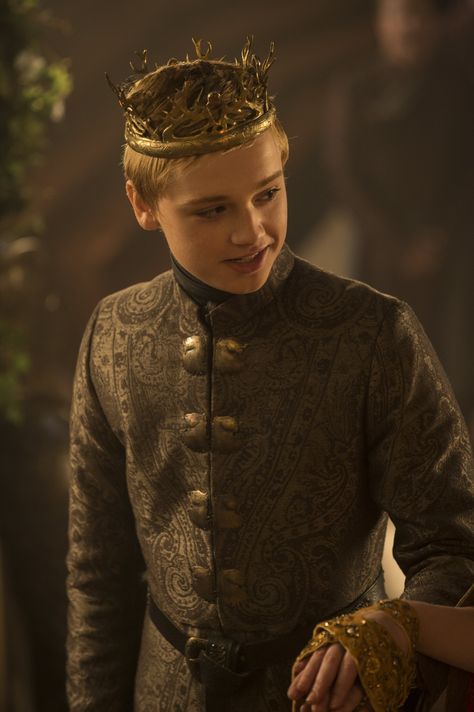 Game of Thrones Season 5 Episode 3 King Tommen, High Sparrow, Dean Charles Chapman, Got Costumes, Game Of Thrones Costumes, Game Of Thrones Series, Game Of Thrones Tv, Margaery Tyrell, Got Characters