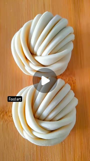 Pie, Puff Pastry Pie Top Designs, Pastry Folding Techniques, Puff Pastry Shapes Ideas, Puff Pastry Art, Pastry Design Ideas, Puff Pastry Shapes, Bread Shapes Ideas, French Pastries Art