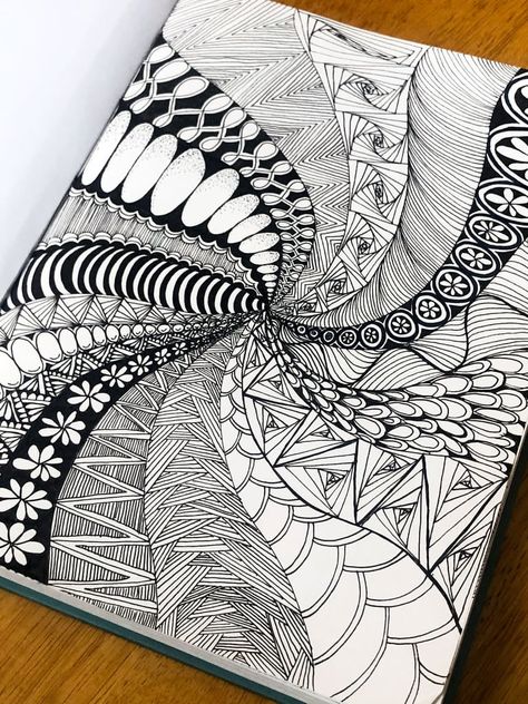 How To Draw Doodles Step By Step Zen Tangles, Crazy Art Drawings, Crazy Art Ideas, Zentagle Drawing Ideas, Zentangle Art Beginners, Zentangle Art Ideas, Zentangle Patterns Step By Step, Zentangles Patterns, Drawing Meditation