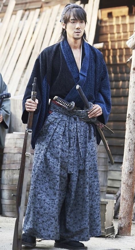 Japan Traditional Clothes, Chinese Outfits Traditional, Mr Sunshine Kdrama, Men's Yukata, Mr Sunshine, Yoo Yeon Seok, Kimono Design, Japan Aesthetic, Samurai Art