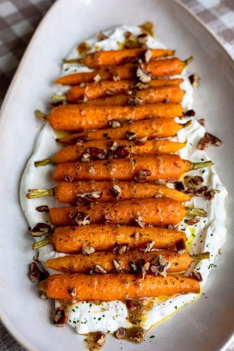 These Fall Roasted Baby Carrots with Whipped Goat Cheese make the perfect side dish to any roast! Carrot Confit, Fancy Vegetable Side Dishes, Christmas Party Food Ideas Dinner, Fancy Carrots, Mustard Carrots, Dinner Party Fall, Veggie Side Dish, Autumn Side Dishes, Whipped Goat Cheese