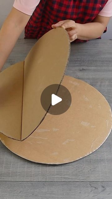 Crafts Made Out Of Cardboard, Cardboard Crafts For Adults, Cardboard Diy Decor, Diy Carton Box Ideas, Cardboard Art For Kids, Diy With Boxes, Crafts To Do With Cardboard, Diy Home Decor Easy Creative, Home Decor 2024