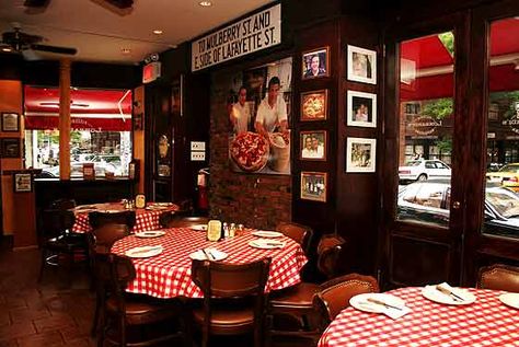 My favorite pizza place in Little Italy's....Lombardi's Pizza, America's First Pizzeria Manhattan Restaurants, Ny Restaurants, New York Pizza, New York City Manhattan, Places In New York, Pizza Place, Pizza Restaurant, Nyc Restaurants, Little Italy