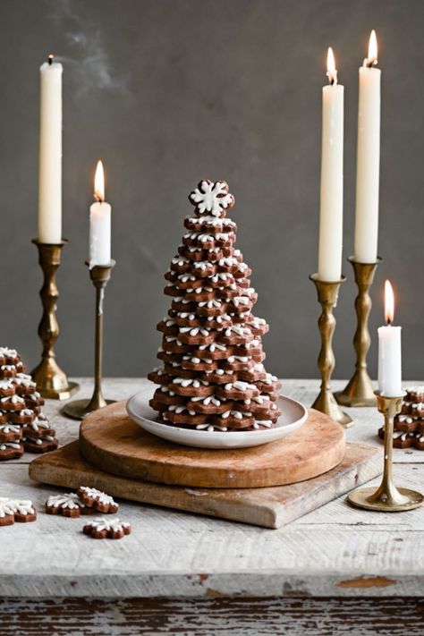 Christmas cookie tree made with chocolate shortbread snowflake cookies. Stack cookies to create the look of a snow covered tree this holiday season. #cookietree #christmascookie #chocolateshortbread #snowflakecookies #cutoutcookiedough #twocupsflour Christmas Food Photography, Cookie Tree, Ideas Decoracion Navidad, Christmas Tree Food, Shortbread Cookies Christmas, Star Shaped Cookies, Chocolate Shortbread, Chocolate Shortbread Cookies, Chocolate Tree