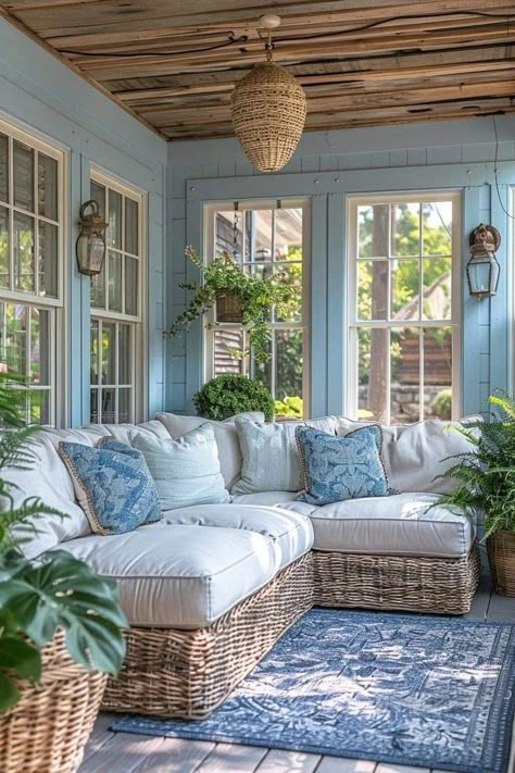 Small Enclosed Porch Ideas, Small Sunroom Decorating Ideas, Small Sunroom Ideas, Small Sunroom, Covered Terrace, Sunroom Furniture, Sunroom Ideas, Porch Sitting, Sunroom Decorating