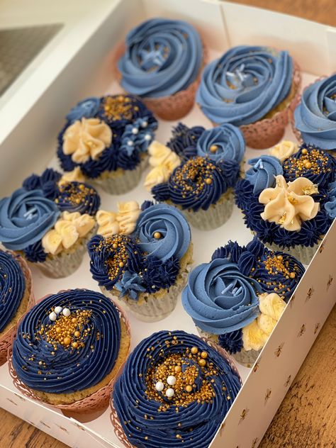 Blue Vanilla Cupcakes, Assorted Cupcakes Ideas, Blue And Gold Cupcakes Ideas, Navy Blue And Gold Cupcakes, Yellow And Blue Cupcakes, Zodiac Cupcakes, Celestial Cupcakes, Royal Blue Cupcakes, Blue And Gold Cupcakes