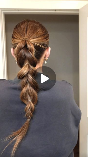 Leslie Catherine on Instagram: "the dragon braid!! This was so fun to try🤩🤩" Double Dragon Braid Tutorials, Dragon Braid Ponytail, Dragon Ponytail, Dragon Braid Tutorials, Dragon Braid, Preppy Hairstyles, Dragon Tail, Paisley Fashion, Double Dragon