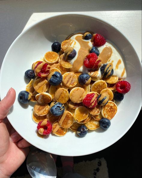 That Girl Breakfast, Cereal Pancakes, Makanan Diet, Healthy Lifestyle Food, Think Food, Breakfast Recipe, Sweet Breakfast, Vegan Breakfast, Food Obsession