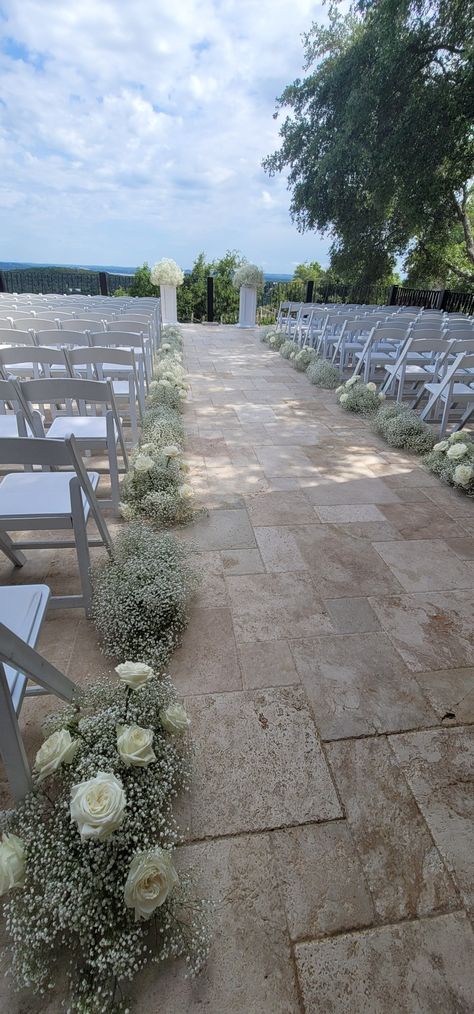 White Rose Asile, Isle Set Up For Wedding, Outdoor Wedding Ceremony Decorations Altars, Isle Liners For Wedding, Outdoor Alter Decor, Entry Flowers Wedding, Isle Walkway Wedding, Babys Breath Aisle Flowers, Wedding Alter Outdoors