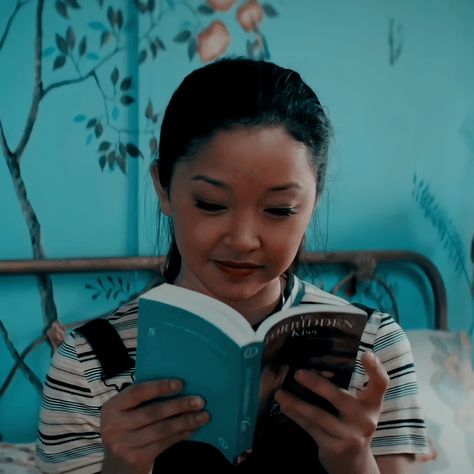 John Ambrose, Jean Icon, Lara Jean Covey, Peter Kavinsky, Lana Condor, Lara Jean, The Boys, Reading