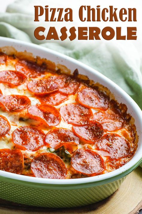 Quick Casserole, Quick Casseroles, Pepperoni Chicken, Pepperoni Recipes, Casserole Chicken, Pizza Chicken, Chicken Casserole Recipe, Leftover Pizza, Cheesy Casserole